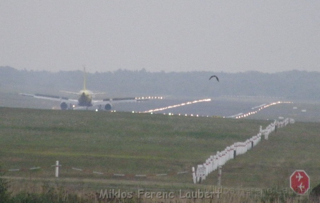 Warten auf den Airbus 380 Koeln Bonn P381.JPG
